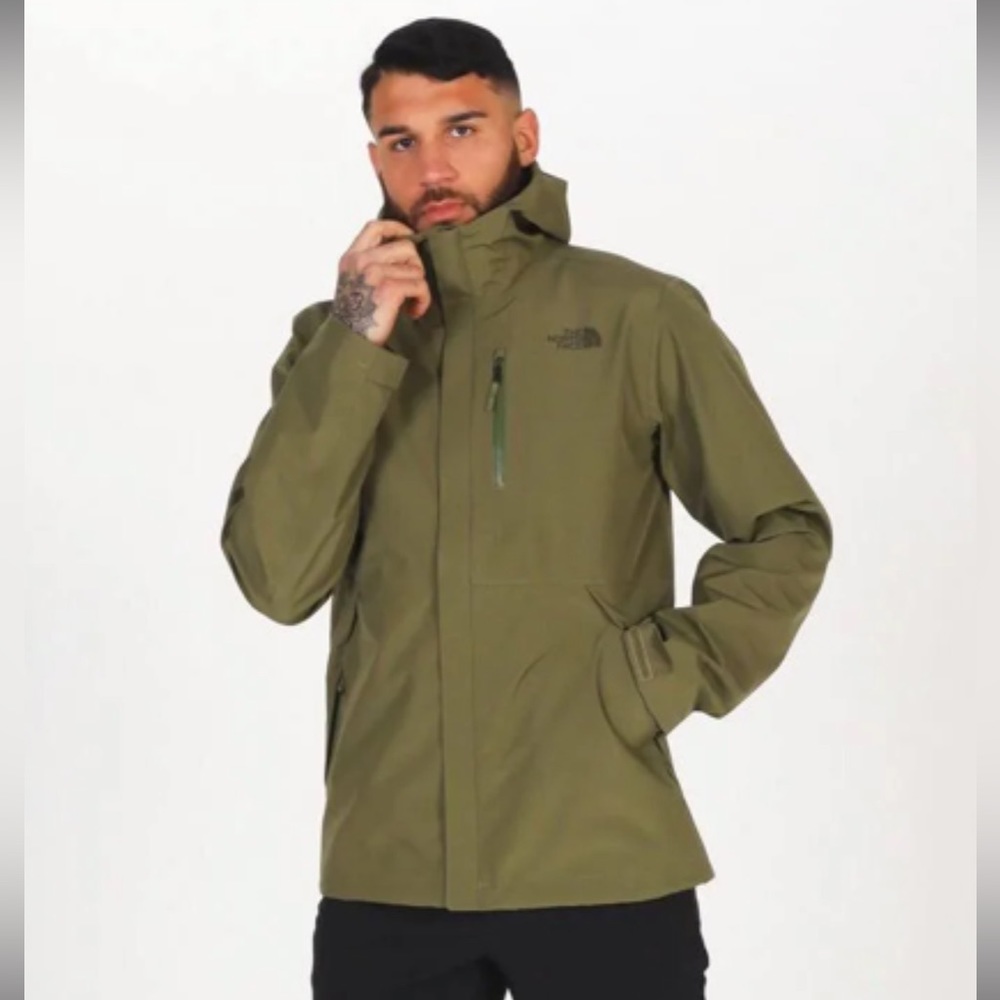 Men’s Northface lightweight jacket Size Medium NWT